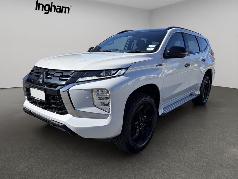 2026 Mitsubishi Pajero Sport VRX 7 Seater, photo 3