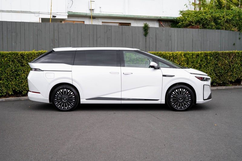 2026 XPENG X9 AWD Performance Long Range, photo 2