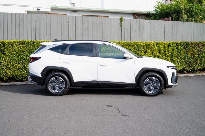 2025 Hyundai Tucson Hybrid Active 1.6T AWD 6AT SUV, photo 2