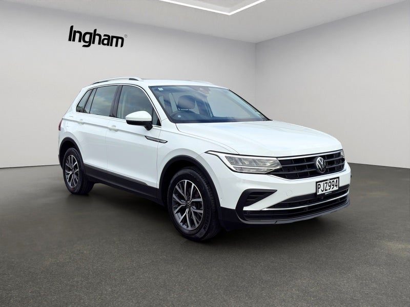 2022 Volkswagen Tiguan Life, main photo