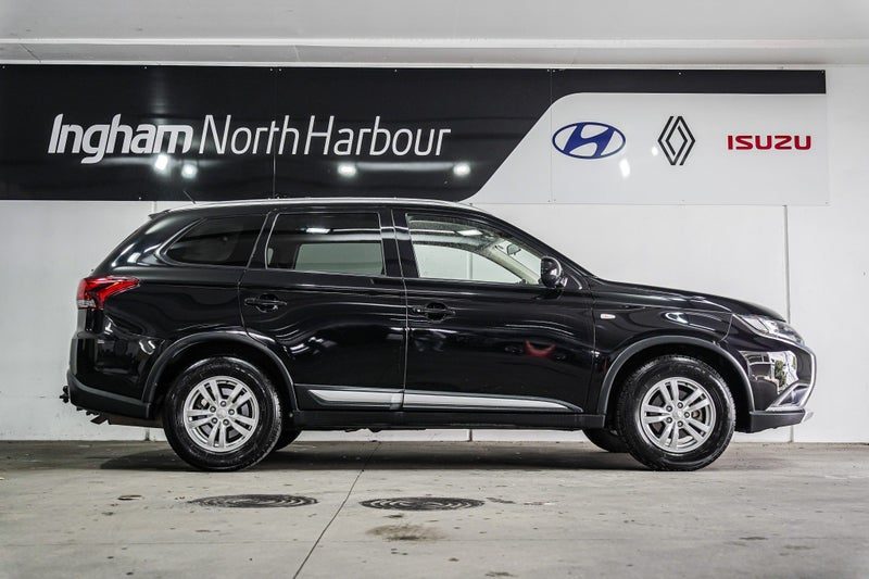 2016 Mitsubishi Outlander LS 5 Seater, photo 2