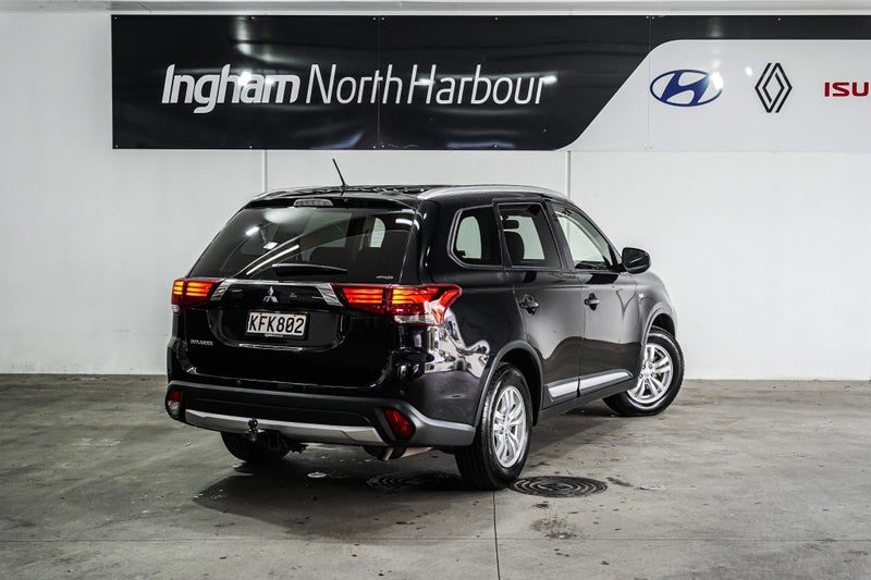 2016 Mitsubishi Outlander LS 5 Seater, photo 3