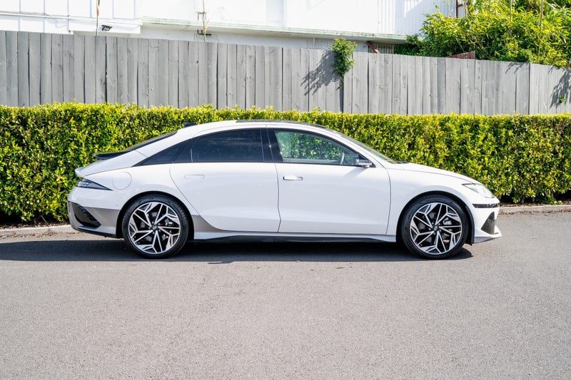2023 Hyundai IONIQ 6 Limited 77.4Kwh AWD, photo 2