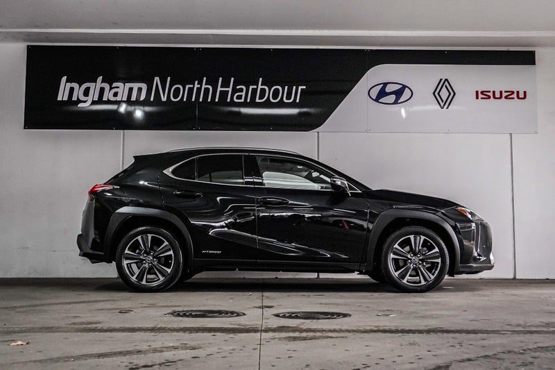 2022 Lexus UX 250H LIMITED 2.0 PETROL HYBRID, photo 2
