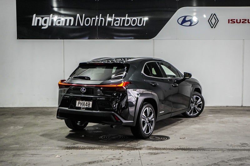 2022 Lexus UX 250H LIMITED 2.0 PETROL HYBRID, photo 3