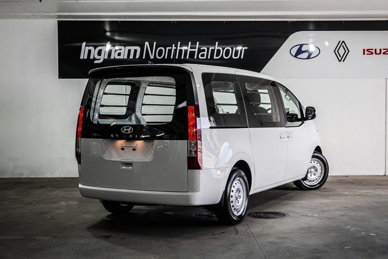 2026 Hyundai Staria Load HYBRID 1.6PHT/6AT, photo 3