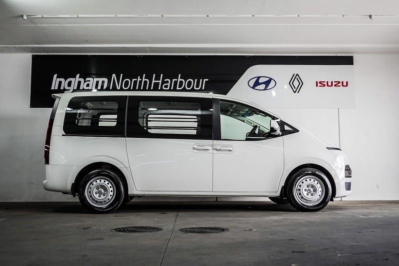2026 Hyundai Staria Load HYBRID 1.6PHT/6AT, photo 2