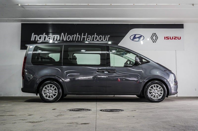 2022 Hyundai Staria, photo 2