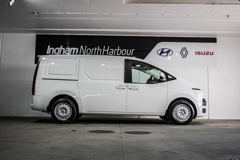 2026 Hyundai Staria Load HYBRID 1.6PHT/6AT, photo 2