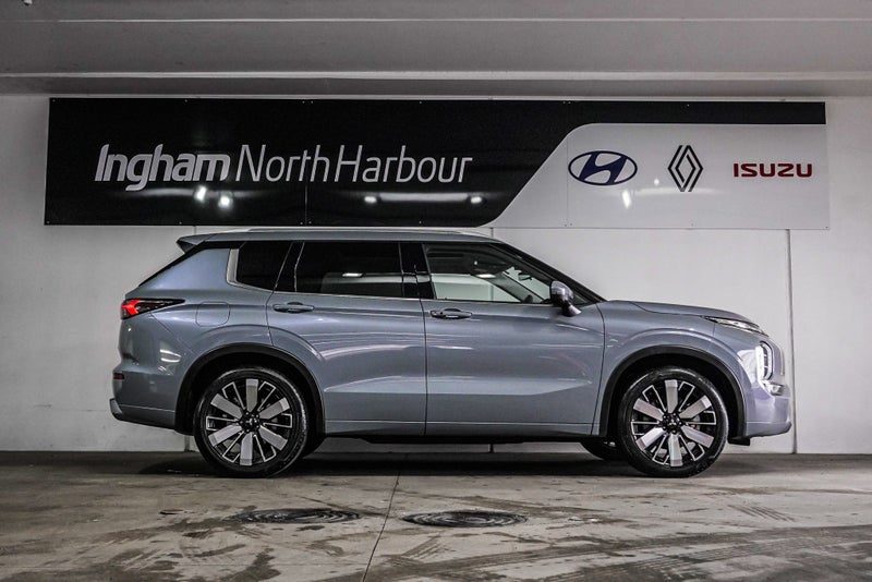 2026 Mitsubishi Outlander VRX 7 Seater, photo 2