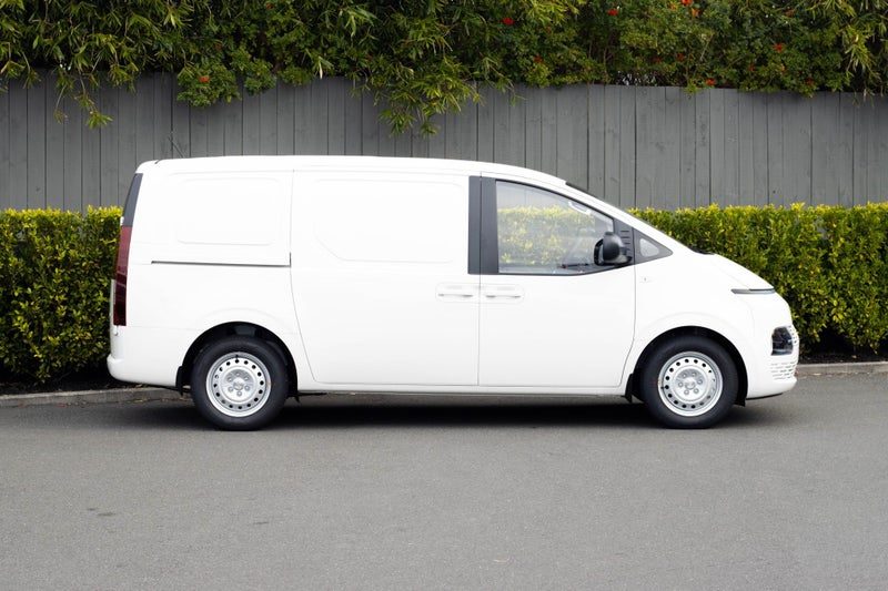 2026 Hyundai Staria LOAD Panel Van 2.2D 2WD 8AT, photo 2