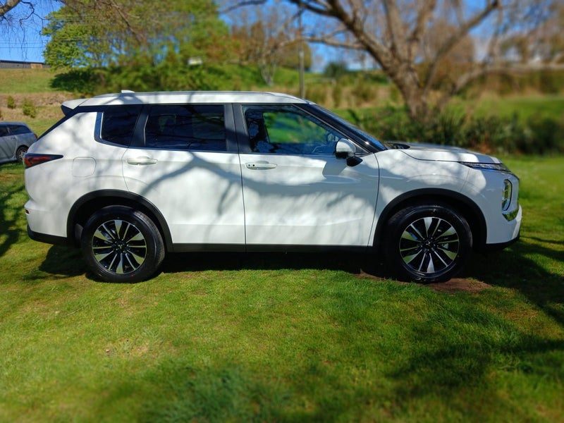 2026 Mitsubishi Outlander LS 2.5P/CVT, photo 3