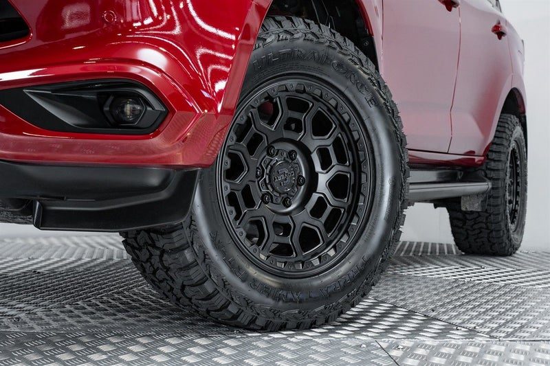 2021 Isuzu MU-X LS-T 3.0L 4WD, photo 2