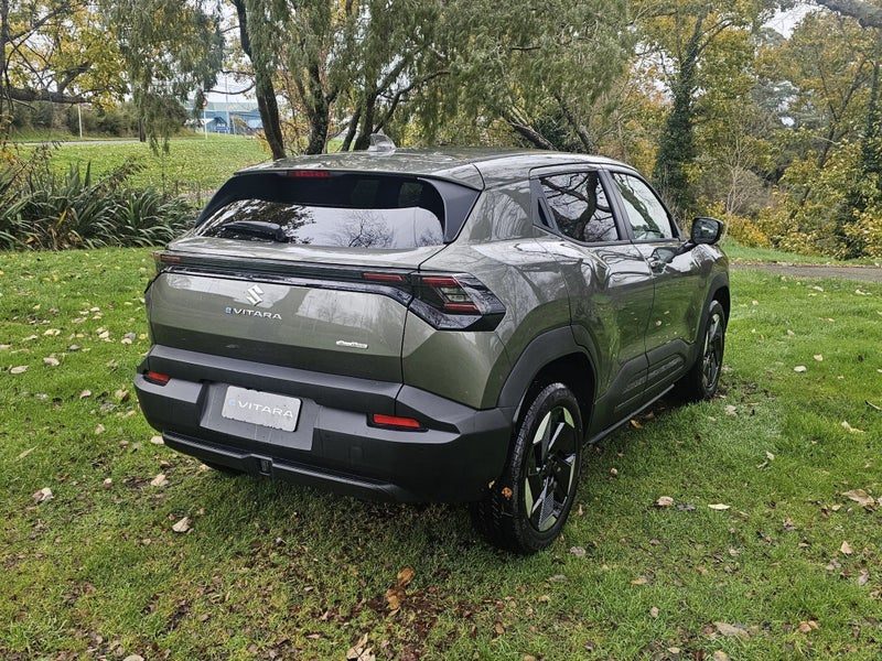 2026 Suzuki e Vitara JLXH 61KWH/EV/AWD/FG, photo 3