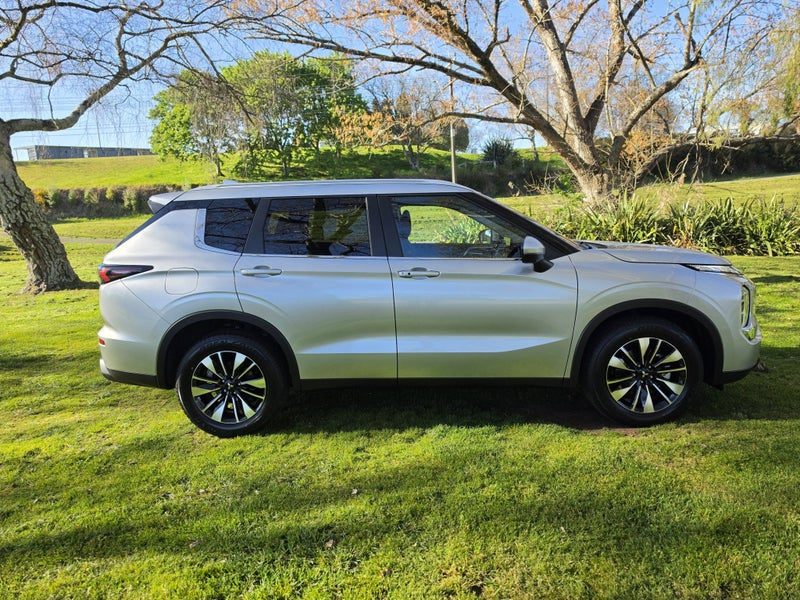 2026 Mitsubishi Outlander LS 2.5P/CVT, photo 2