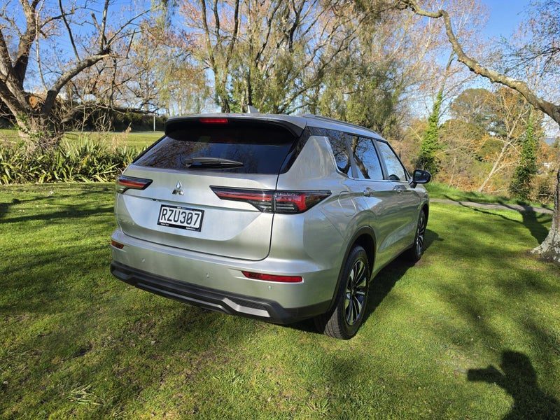 2026 Mitsubishi Outlander LS 2.5P/CVT, photo 3