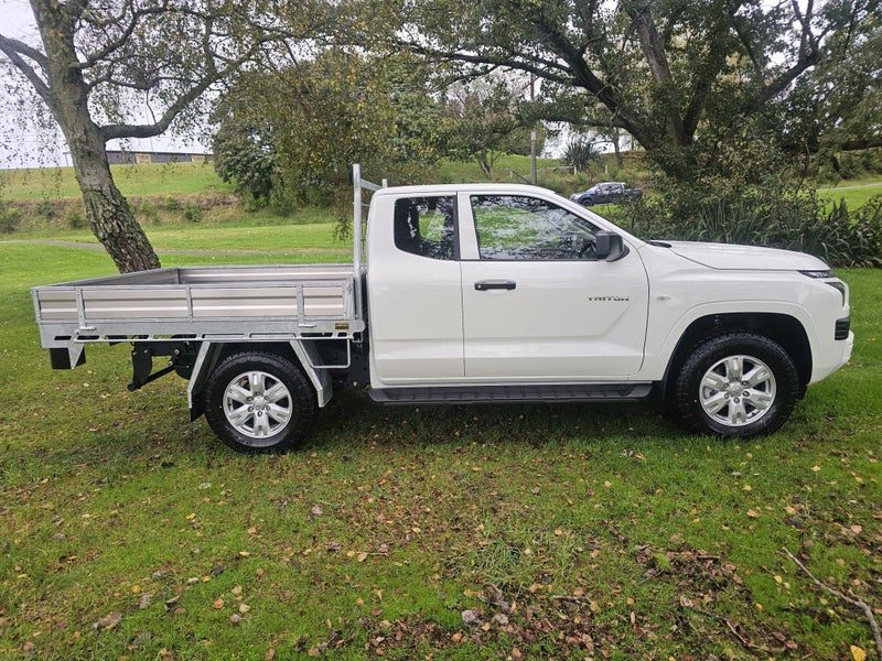 2026 Mitsubishi Triton CC C GLX 4WD 6AT 2.4, photo 2