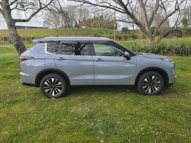 2026 Mitsubishi Outlander LS PHEV/4WD/AT, photo 2