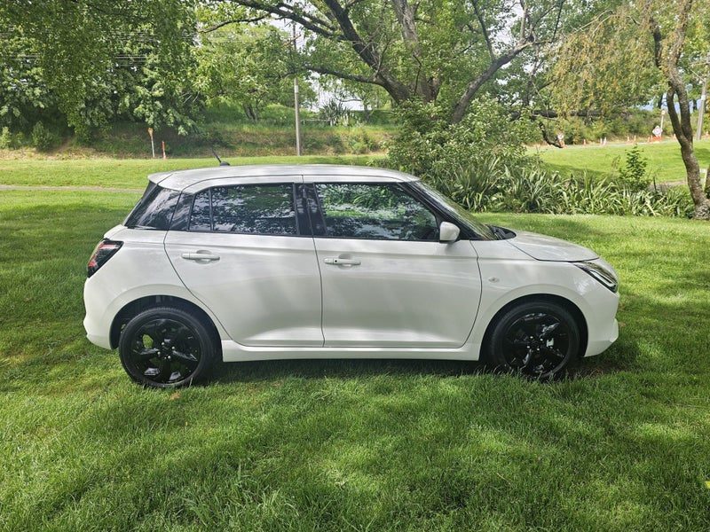 2026 Suzuki Swift GLZC 1.2PMH/CVT, photo 2