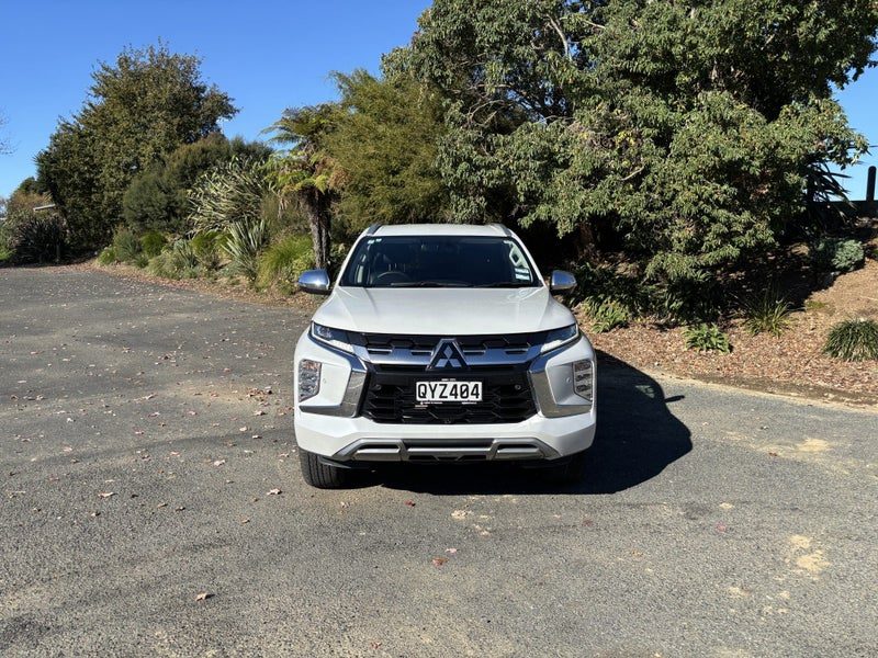 2024 Mitsubishi Pajero Sport VRX 7 Seater, photo 2