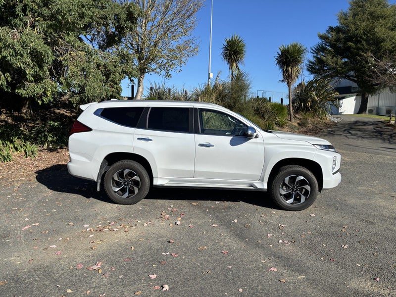 2024 Mitsubishi Pajero Sport VRX 7 Seater, photo 3