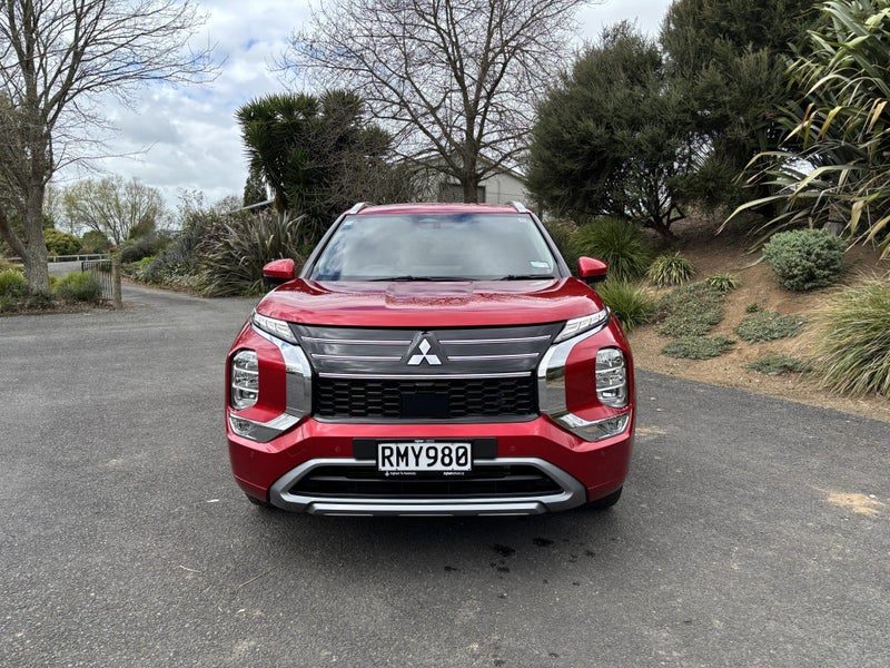 2025 Mitsubishi Outlander VRX 7 Seater, photo 2