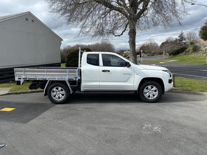 2026 Mitsubishi Triton GLX, photo 3
