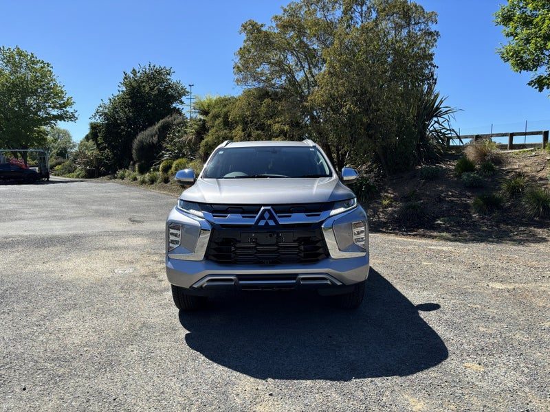 2026 Mitsubishi Pajero Sport VRX 7 Seater, photo 2