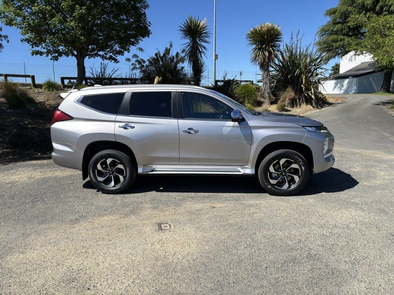 2026 Mitsubishi Pajero Sport VRX 7 Seater, photo 3