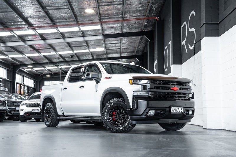 2021 Chevrolet Silverado 1500 LTZ, main photo