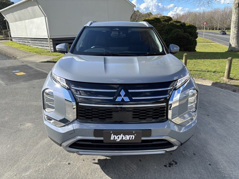 2026 Mitsubishi Outlander XLS 7 Seater, photo 2