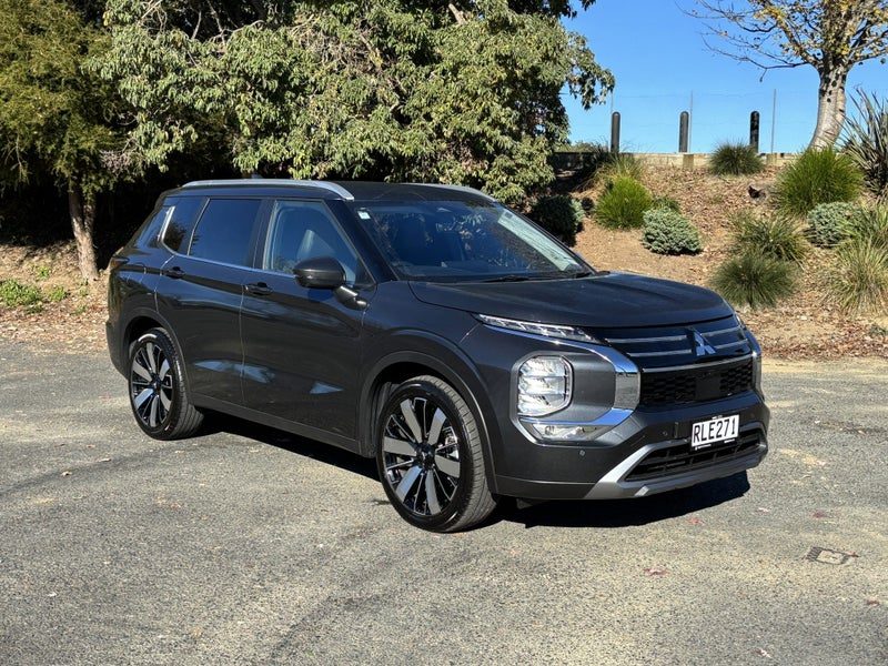 2025 Mitsubishi Outlander XLS 7 Seater
