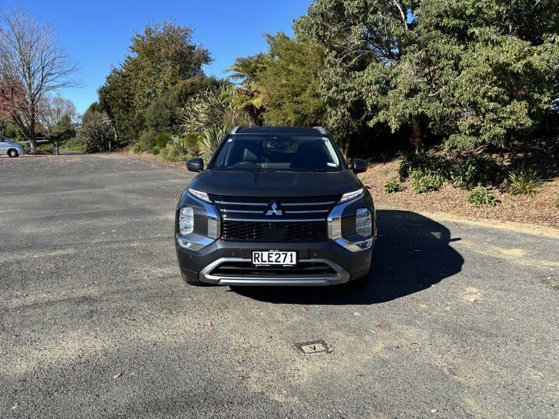 2025 Mitsubishi Outlander XLS 7 Seater, photo 2