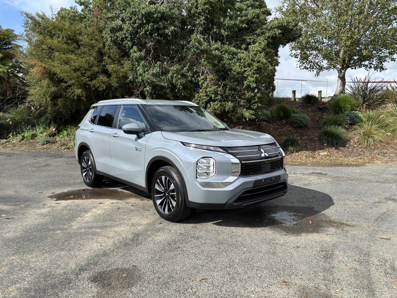 2026 Mitsubishi Outlander LS 5 Seater