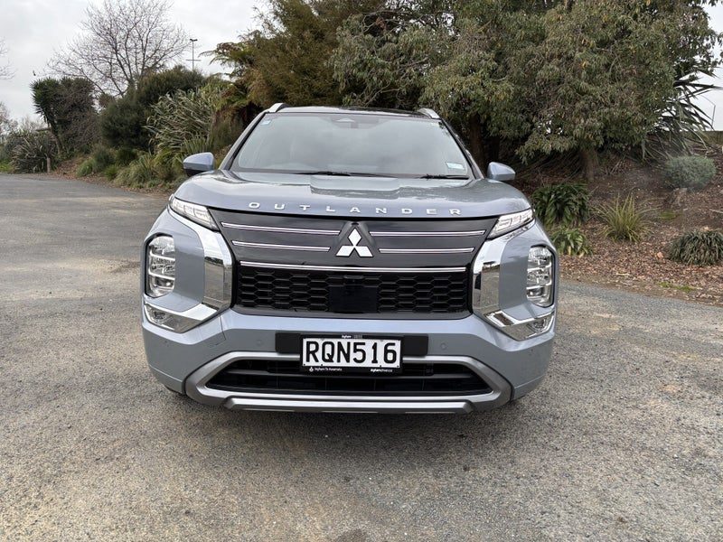 2026 Mitsubishi Outlander Exceed 7 Seater, photo 2
