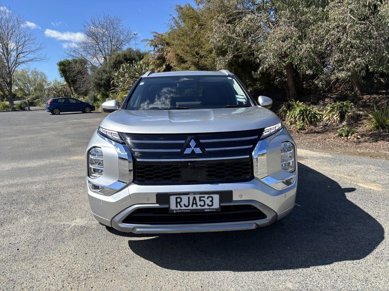 2025 Mitsubishi Outlander VRX 7 Seater, photo 2