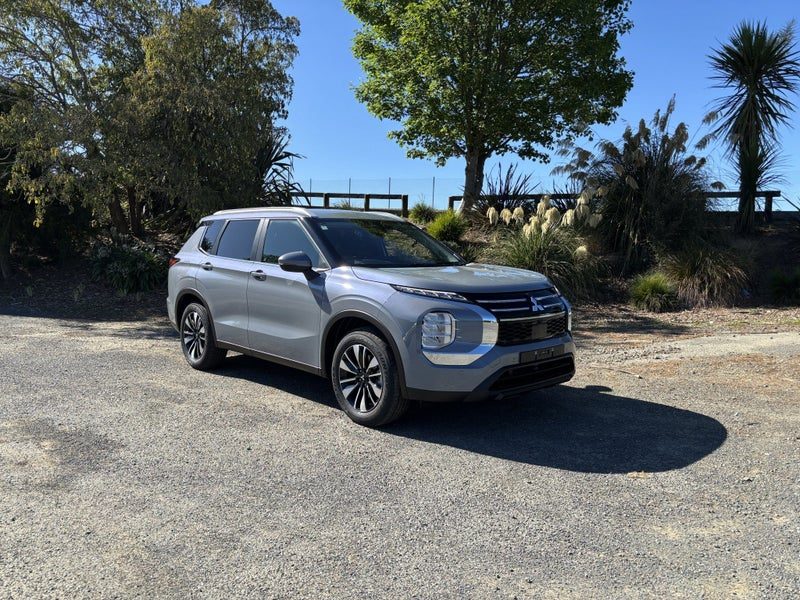2026 Mitsubishi Outlander LS 5 Seater