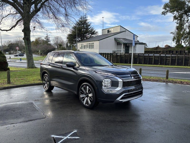 2026 Mitsubishi Outlander VRX 7 Seater