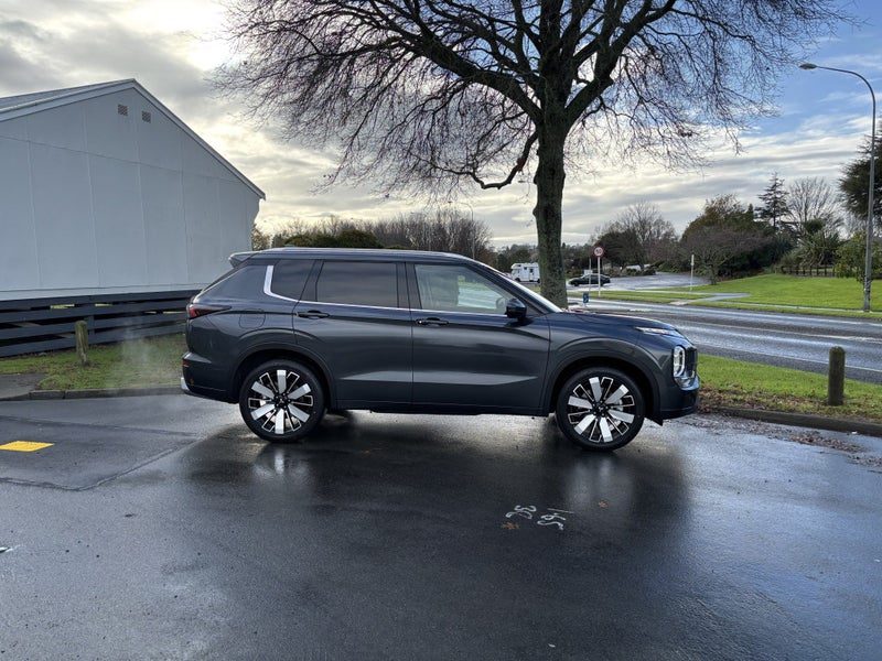 2026 Mitsubishi Outlander VRX 7 Seater, photo 3