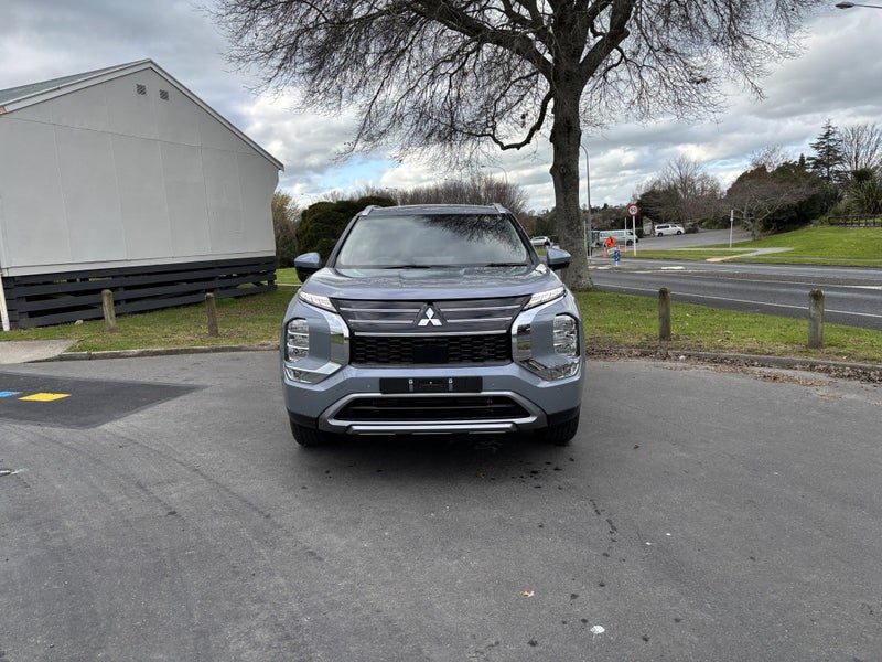 2026 Mitsubishi Outlander XLS 7 Seater, photo 2
