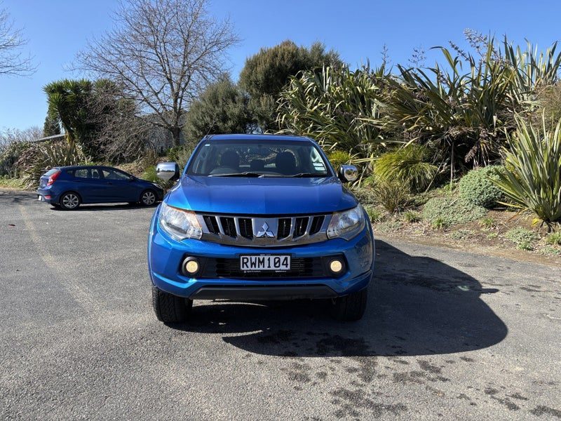 2017 Mitsubishi Triton GLXR, photo 2