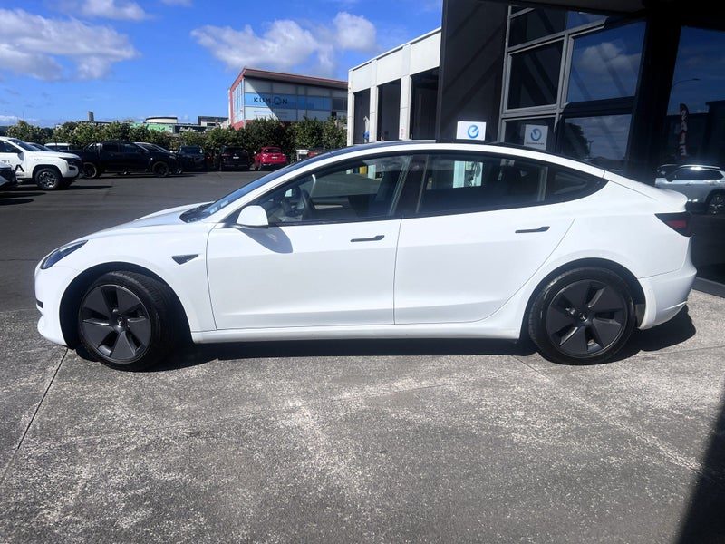 2022 Tesla Model 3 REAR WHEEL DRIVE 60K, photo 3