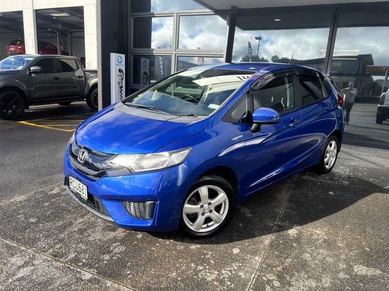 2015 Honda Fit HYBRID, photo 2
