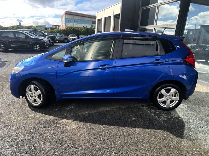 2015 Honda Fit HYBRID, photo 3