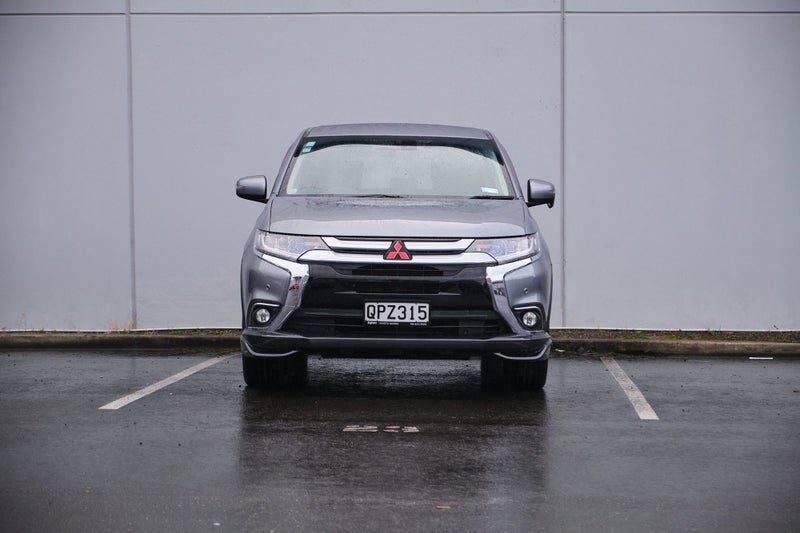 2015 Mitsubishi Outlander 7 Seater, photo 3