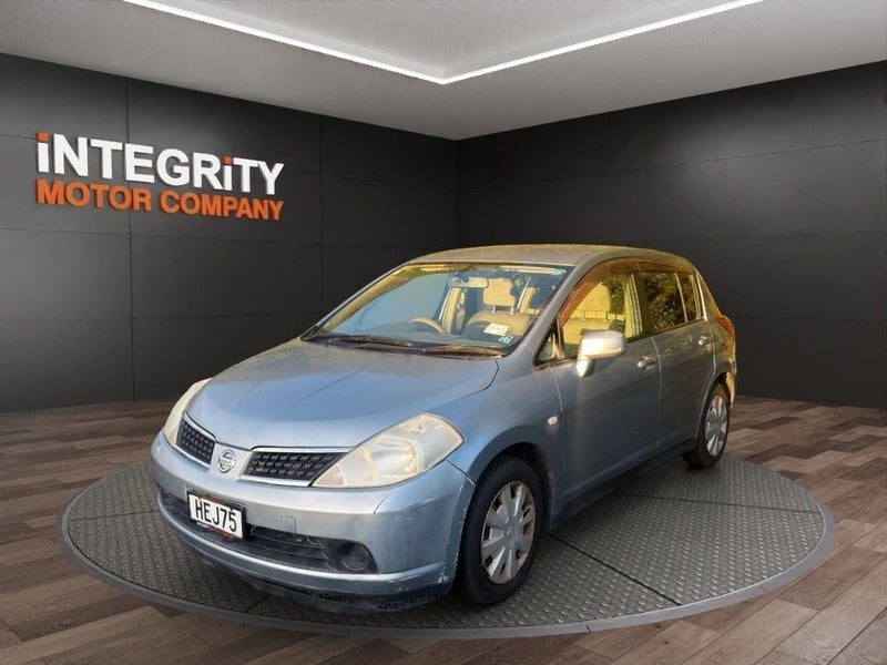 2004 Nissan Tiida