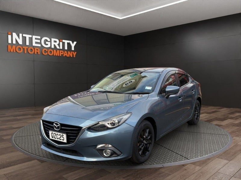 2014 Mazda Axela, photo 2