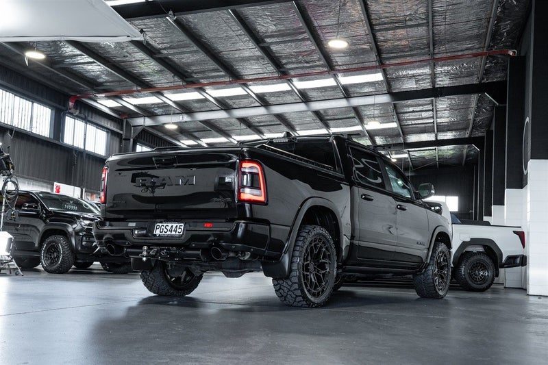 2022 Ram 1500 Limited Night Edition, photo 3