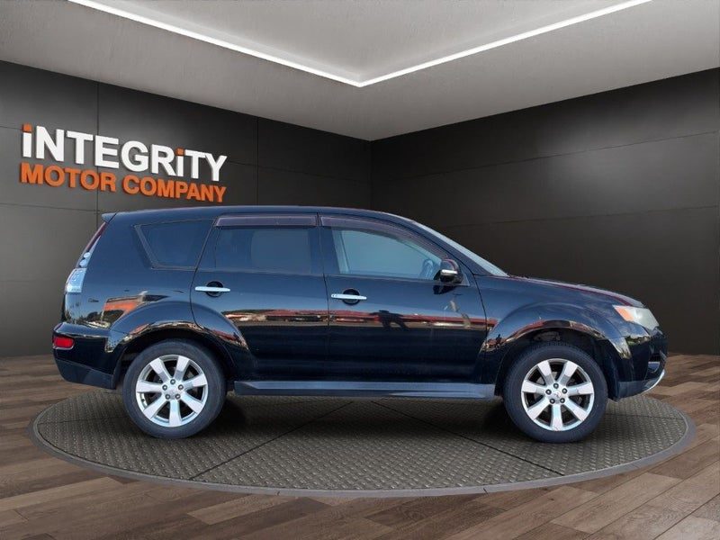 2011 Mitsubishi Outlander, photo 2