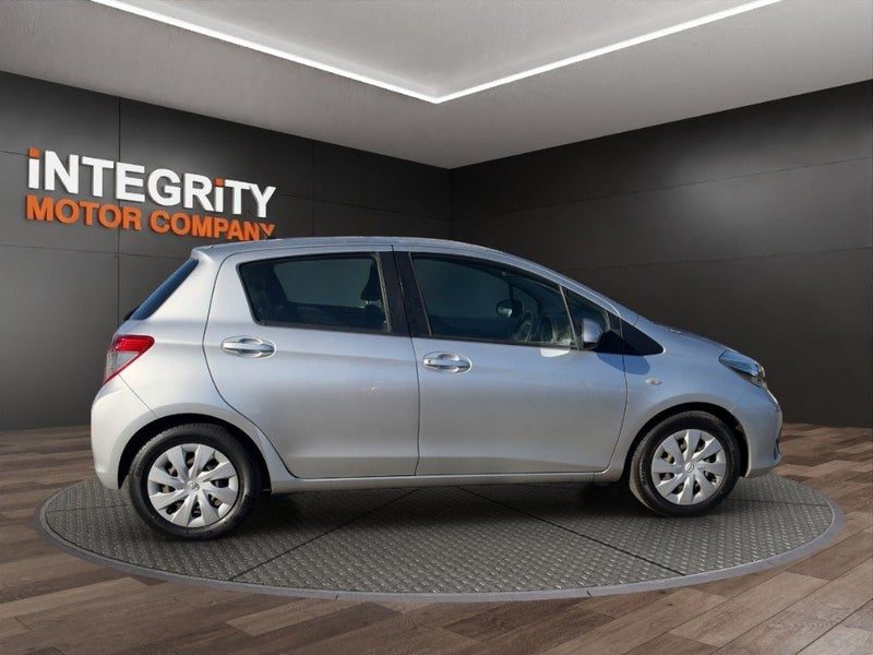 2014 Toyota Yaris YR 1.3P HATCH5 4A, photo 2